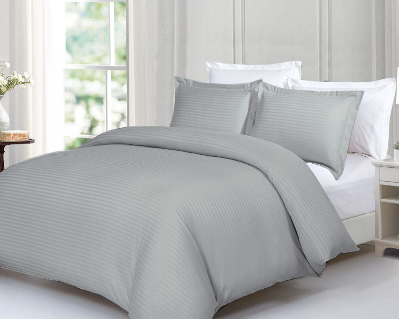 BRAND NEW PLAIN  3 PIECE DUVET COVER SET with DAMASK STRIPE  4 COLOURS, 3 SIZES