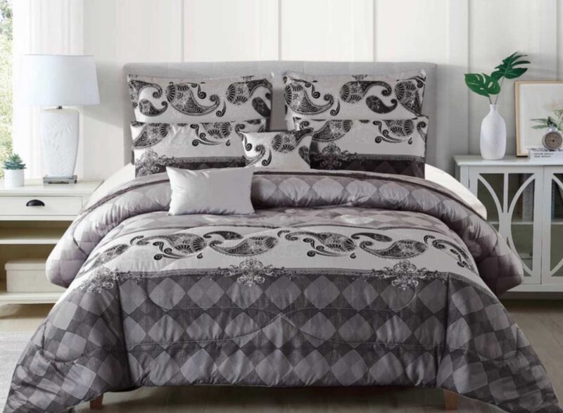 BRAND NEW 7 piece OVERSIZED printed comforter set #40