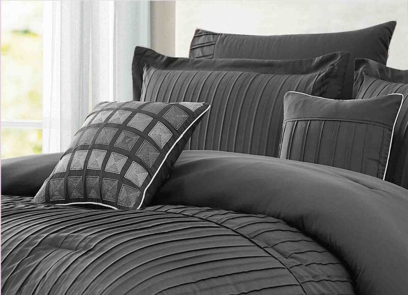 BRAND NEW OVERSIZED 7 piece pleated comforter set #201/6