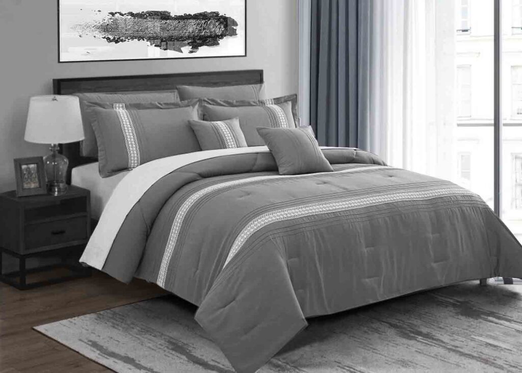 BRAND NEW 7 piece OVERSIZED COMFORTER set with CROCHET #206