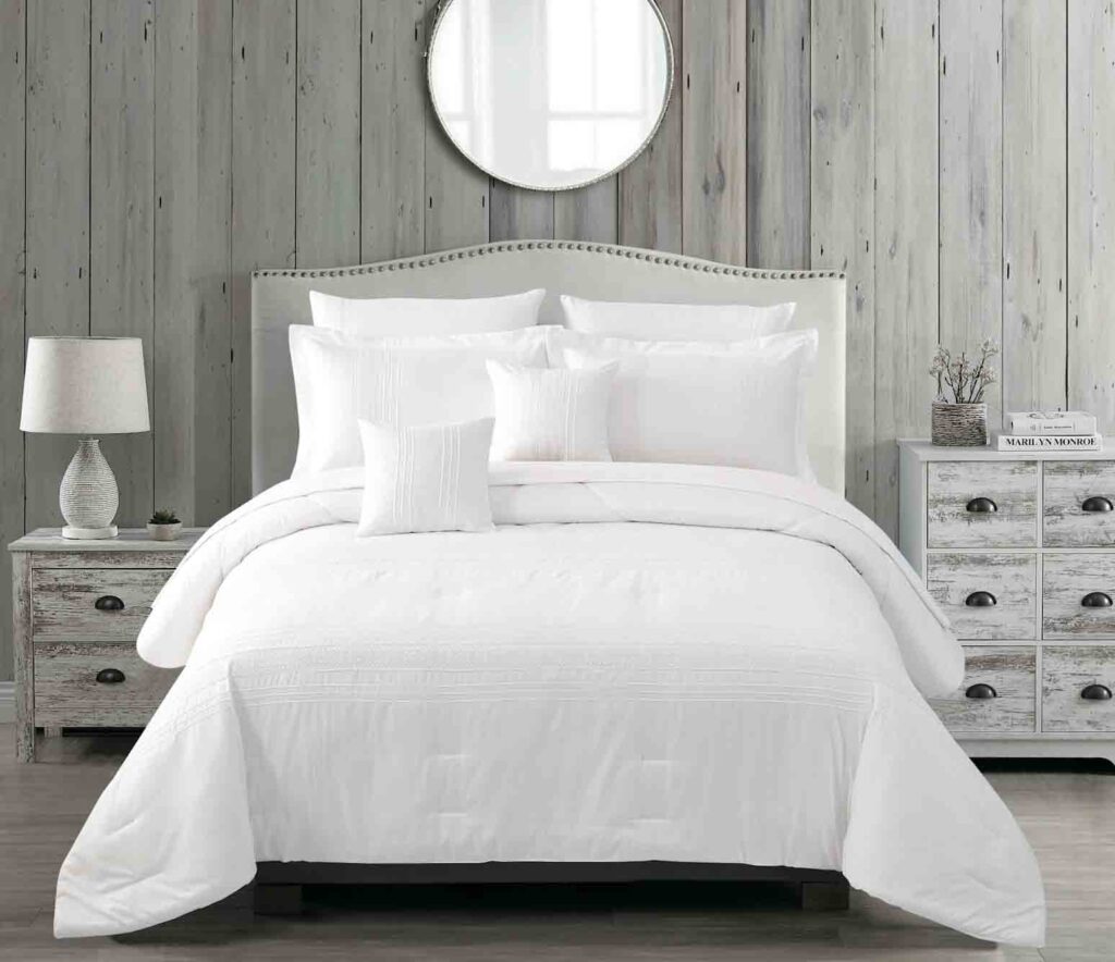 BRAND NEW 7 piece OVERSIZED COMFORTER set with CROCHET #205